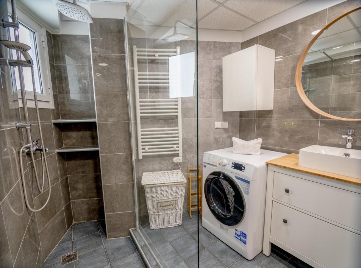 אתונה In The Shadow Of Acropolis - Spacious & Lovely Apt מראה חיצוני תמונה